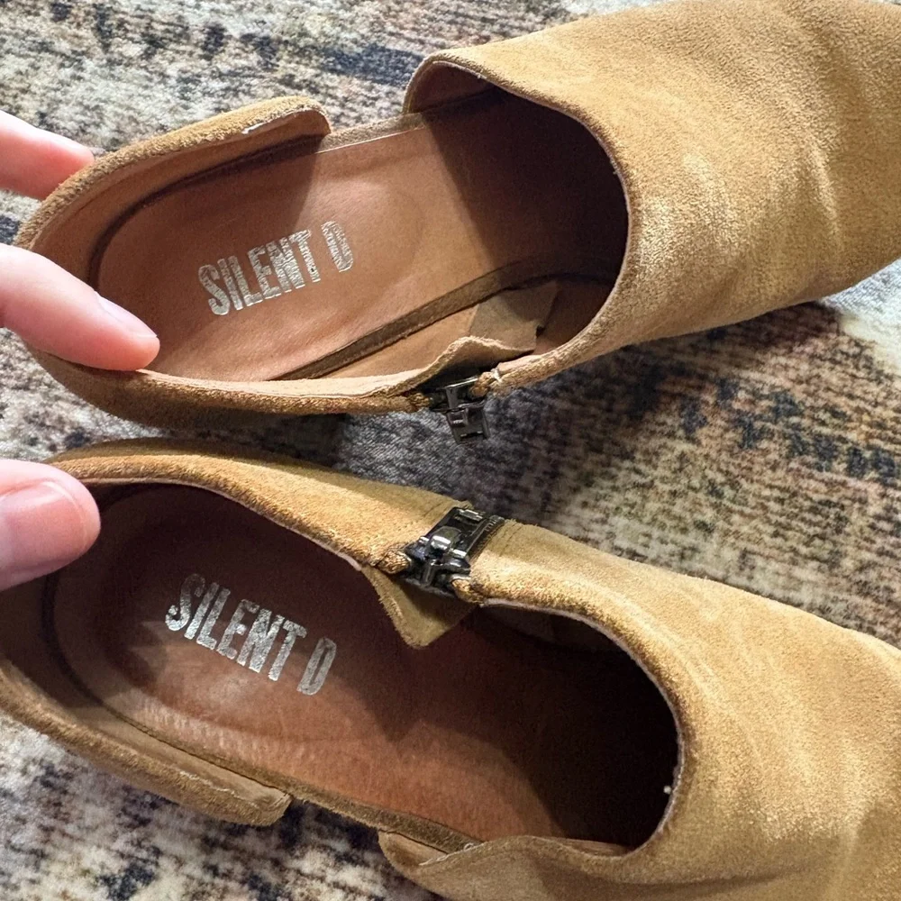 ANTHROPOLOGIE SILENT D Bichon Cut-Out Ankle Boots Women Tan Suede Sz 40 Leather